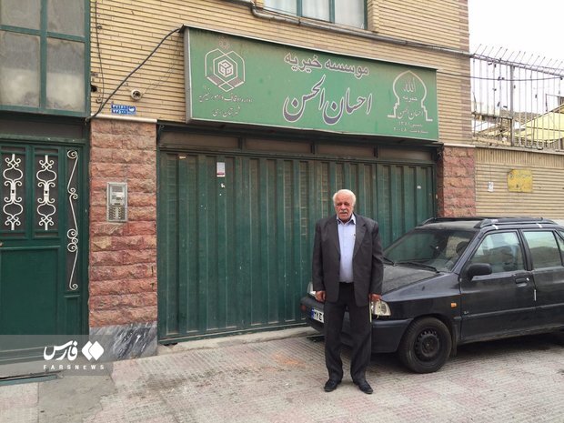 ببینید | ماجرای خانهدار شدن ۱۸۰ زوج جوان با یک صلوات | صاحبخانهای که آپارتمانش را وقف عروس و دامادها کرد