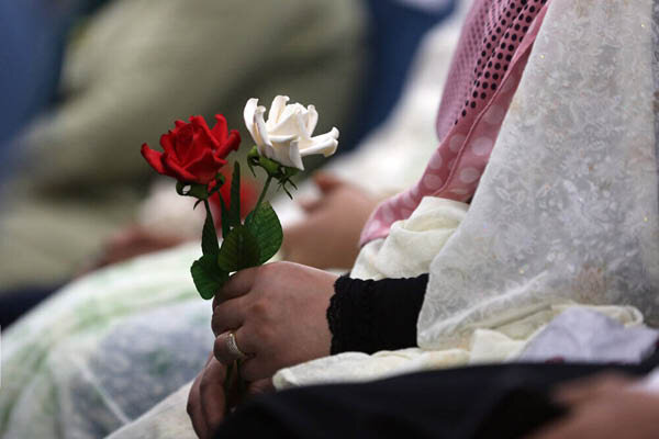 ببینید | ماجرای خانهدار شدن ۱۸۰ زوج جوان با یک صلوات | صاحبخانهای که آپارتمانش را وقف عروس و دامادها کرد ازدواج - عروسی