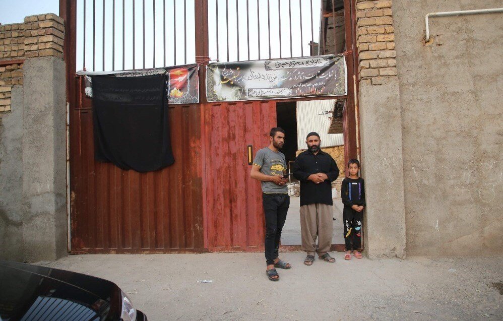 تصاویر دلجویی استاندار از خانوادههای داغدیده ۲ کودک جانباخته در حمله سگهای ولگرد