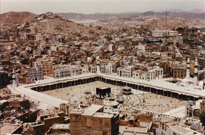 تصاویر| نخستین عکس‌‎ رنگی که ۷۰ سال پیش از کعبه گرفته شد | عمر النعمانی: صدها عکس منتشر نشده از کعبه دارم