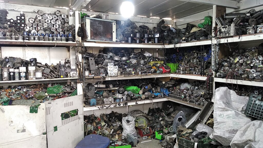 استخراج طلا در جنوب شرق تهران | مهاجران افغان؛ پیشتاز میدان