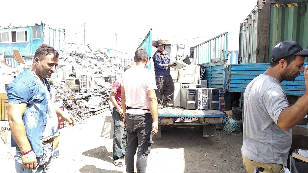 استخراج طلا در جنوب شرق تهران | مهاجران افغان؛ پیشتاز میدان