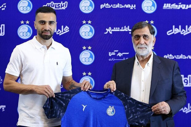 عکس | گیتاریست استقلال ماندنی شد | تمدید زودهنگام آبی ها با بازیکنی که قرارداد داشت