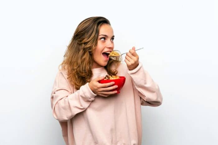 افزودن این ادویه به غذا افسردگی را از شما دور میکند | کاهش علائم افسردگی با این تغییرات رفتاری