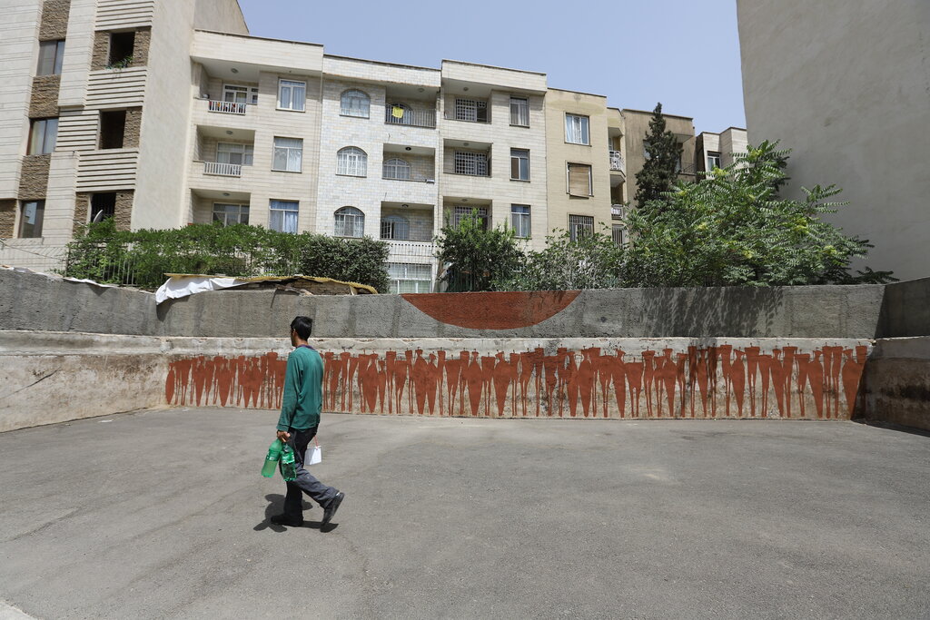 ساکنان ساکت پایتخت | رنگ سرخ بر چهره کدر شهر