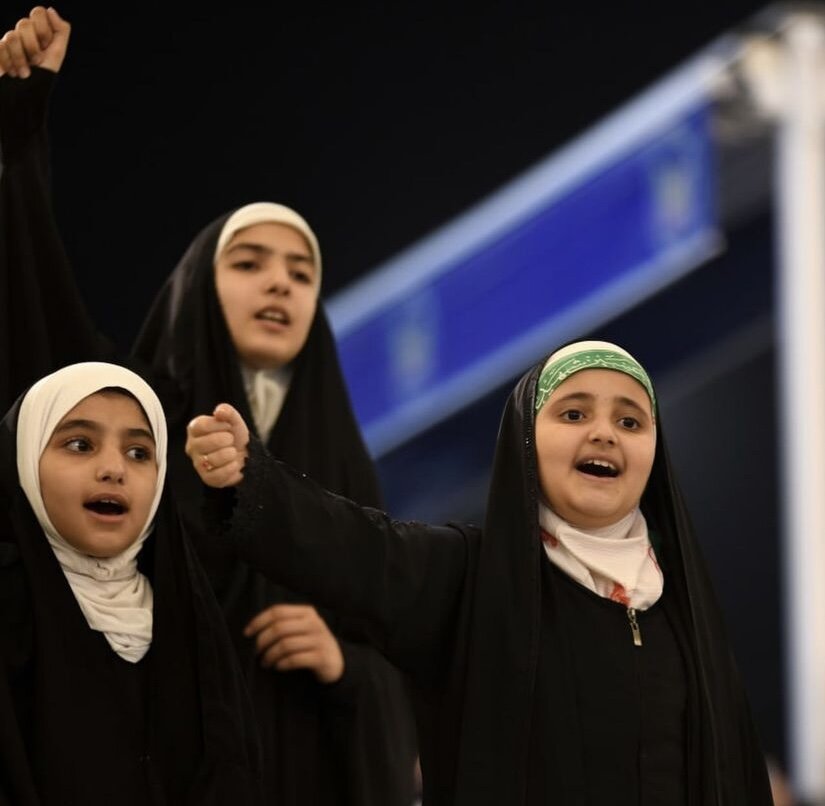 ببینید | خروش « سلام فرمانده » از حرم امام حسین (ع) تا مقر سابق داعش