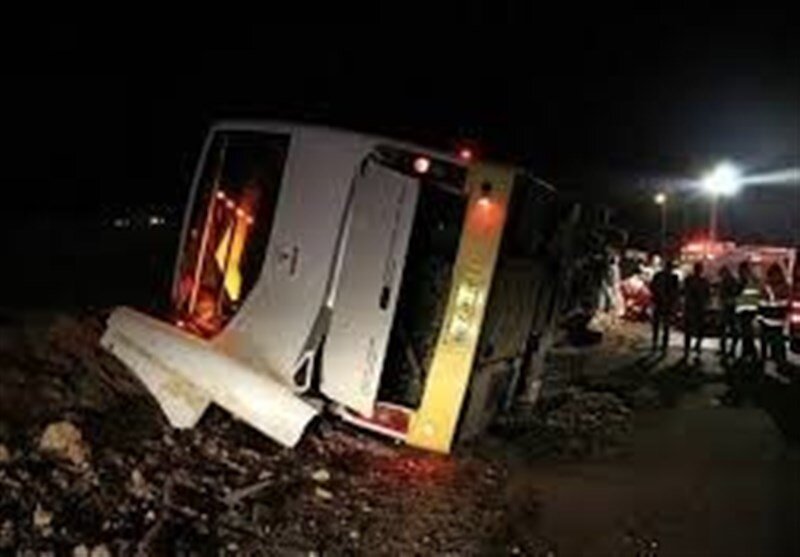 تصادف اتوبوس - واژگونی اتوبوس