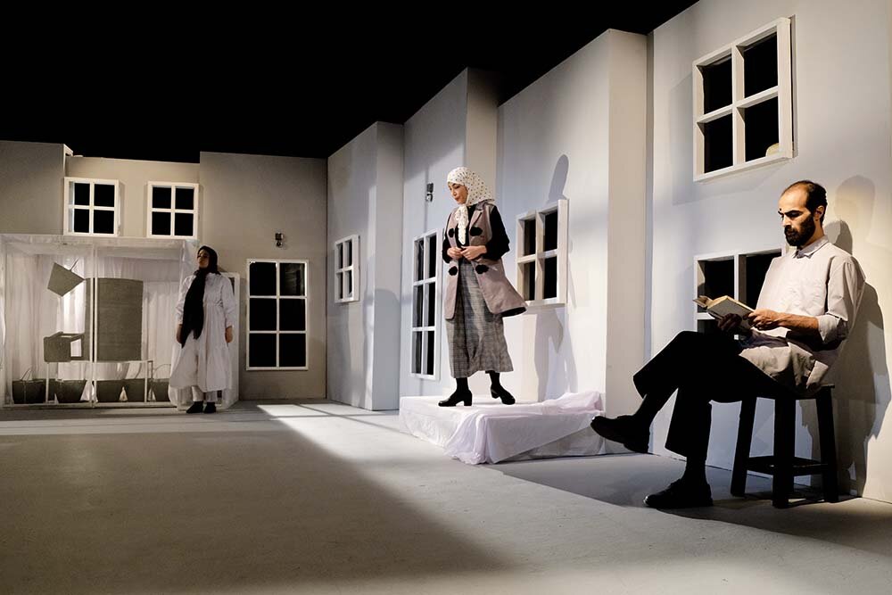 «پروین» در تئاترشهر و «پنگوئنها» در تالار هنر | نمایشها چقدر فروختند؟