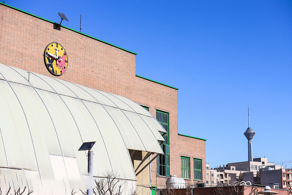 تصاویر | فعالیت نیروگاه فرانسویها در دل پایتخت