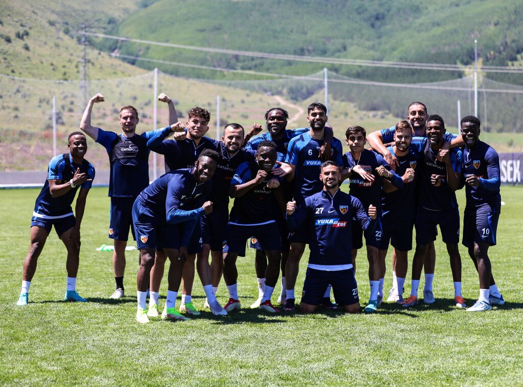 عکس | پایان شایعات؛ انتقال بزرگ استقلالیها منتفی شد!