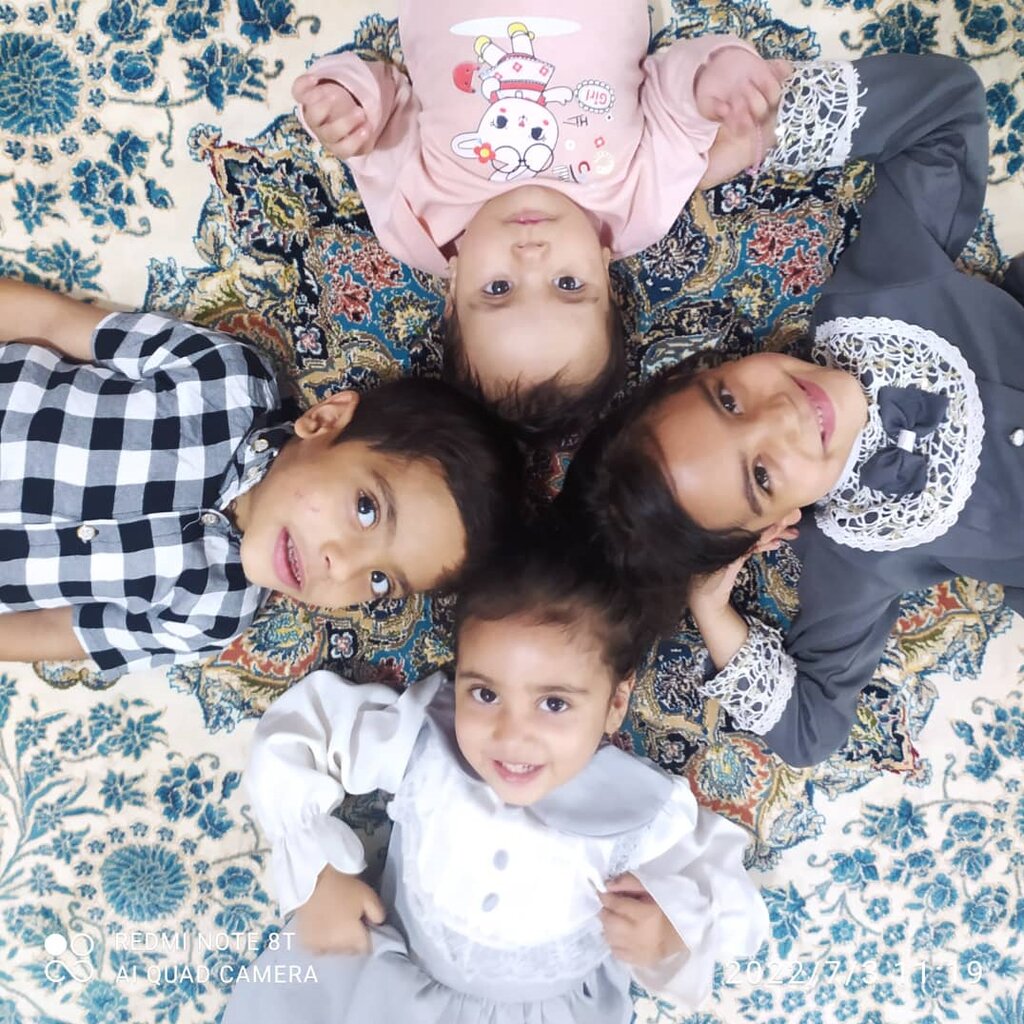 تصاویر مادر دهه هشتادی با ۴ فرزند | جوانترین مادر ایرانی را میشناسید؟