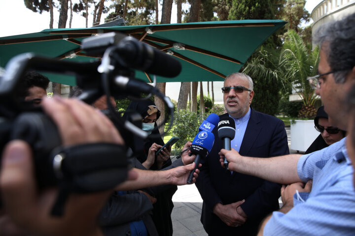 پاستور نشینان در حیاط دولت چه گفتند؟ | از اینترنت رایگان برای دهکهای پایین تا زمان اجرای قانون رتبه بندی معلمان | مخالفت رییس جمهوری با تعطیلی کاخ