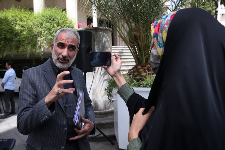 پاستور نشینان در حیاط دولت چه گفتند؟ | از اینترنت رایگان برای دهکهای پایین تا زمان اجرای قانون رتبه بندی معلمان | مخالفت رییس جمهوری با تعطیلی کاخ