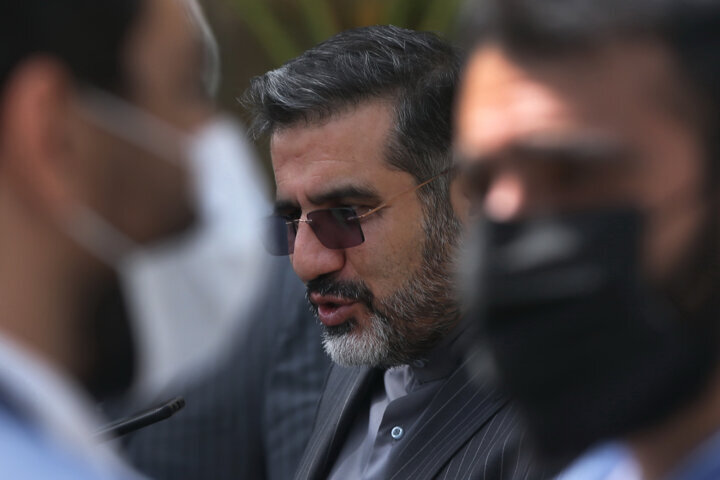 پاستور نشینان در حیاط دولت چه گفتند؟ | از اینترنت رایگان برای دهکهای پایین تا زمان اجرای قانون رتبه بندی معلمان | مخالفت رییس جمهوری با تعطیلی کاخ