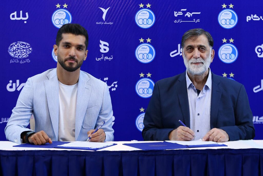 عکس | هافبک میانی استقلال هم تمدید کرد