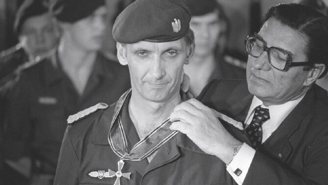 ماجرای جمعه خونین تصادفی بود؟ | ما را از شرّ ریشهری نجات دهید! | چرا هاشمی و روحانی مخالف از مشرکین بودند؟ | فرمانده آلمانی حمله به حجاج ایرانی