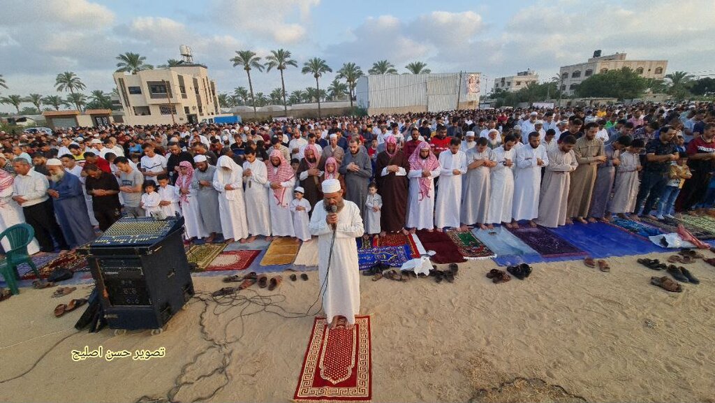 تصاویر نماز عید قربان در کشورهای عربی | پوشش زیبا و سنتی دختران غزه را ببینید