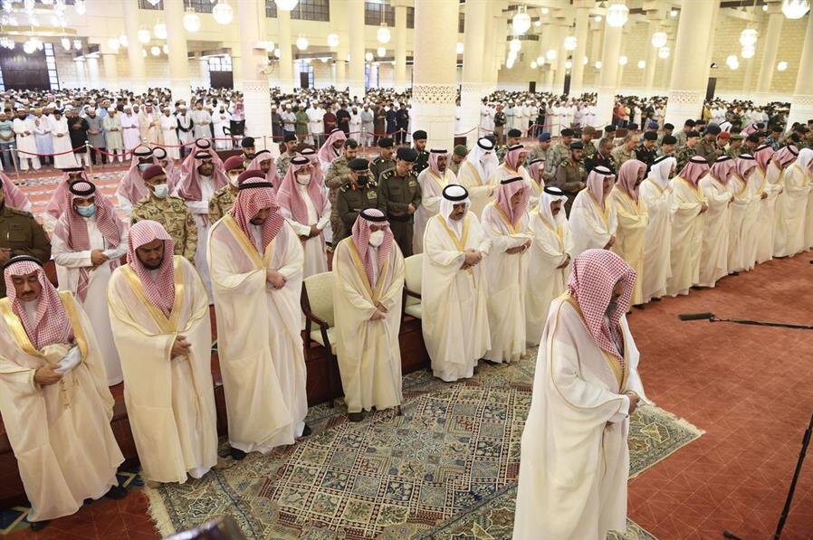 تصاویر نماز عید قربان در کشورهای عربی | پوشش زیبا و سنتی دختران غزه را ببینید