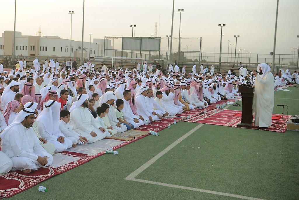 تصاویر نماز عید قربان در کشورهای عربی | پوشش زیبا و سنتی دختران غزه را ببینید