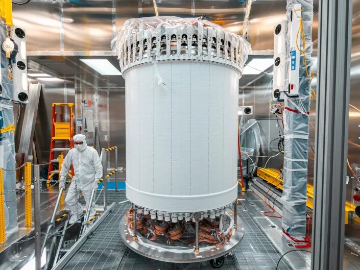 تلاش برای گشودن بزرگترین راز فیزیک| جستجو برای «ماده تاریک» در ۲ کیلومتری زیر زمین