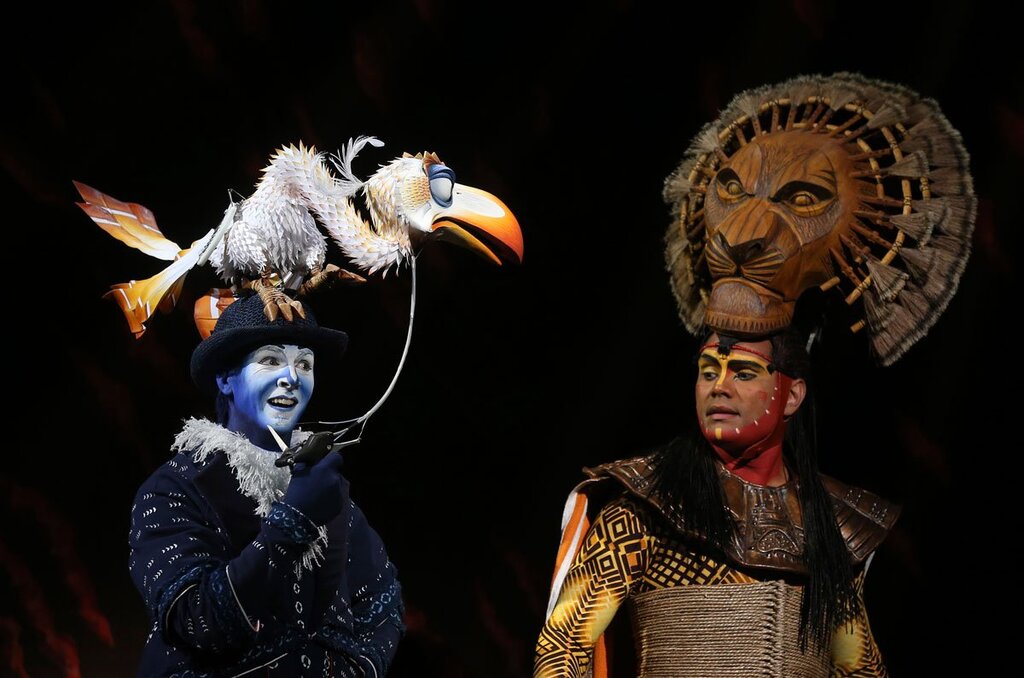 نمایشهایی با فروش میلیاردی که سالهاست روی صحنهاند | پرفروشترین نمایش تاریخ را چند میلیون نفر دیدهاند؟