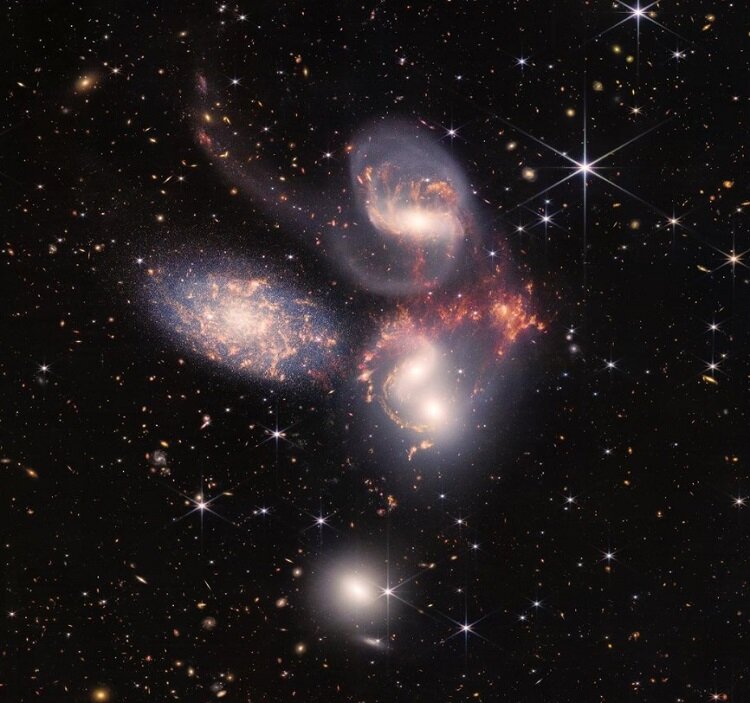 عکسهایی خیرهکننده از اعماق کیهان | سری اول هنرنمایی جمیز وب به پایان رسید