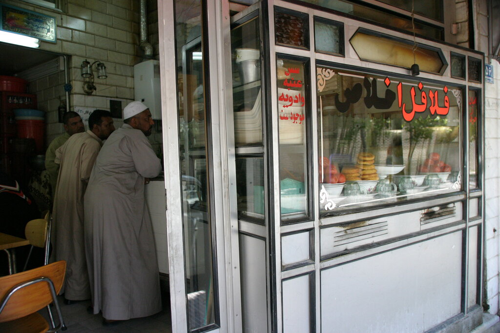 ۱۳۰ فلافلی در این بلوار فعالیت دارند