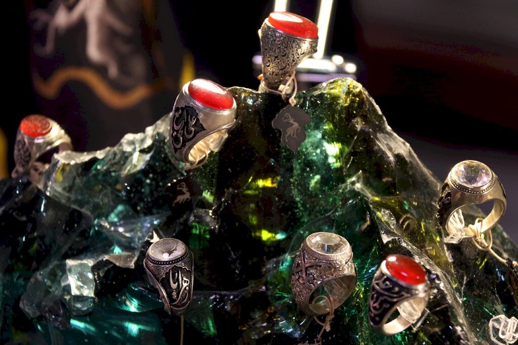 نفیسترین انگشترهای جهان را اینجا ببینید | خاتمهایی با نگینهای منحصر به فرد