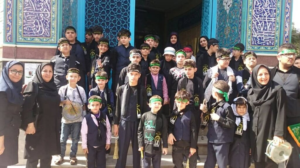 خاطرات ۴۰ سال معلمی برای دانشآموزان مدرسه باغچهبان | تدریس رایگان با عشق ادامه دارد