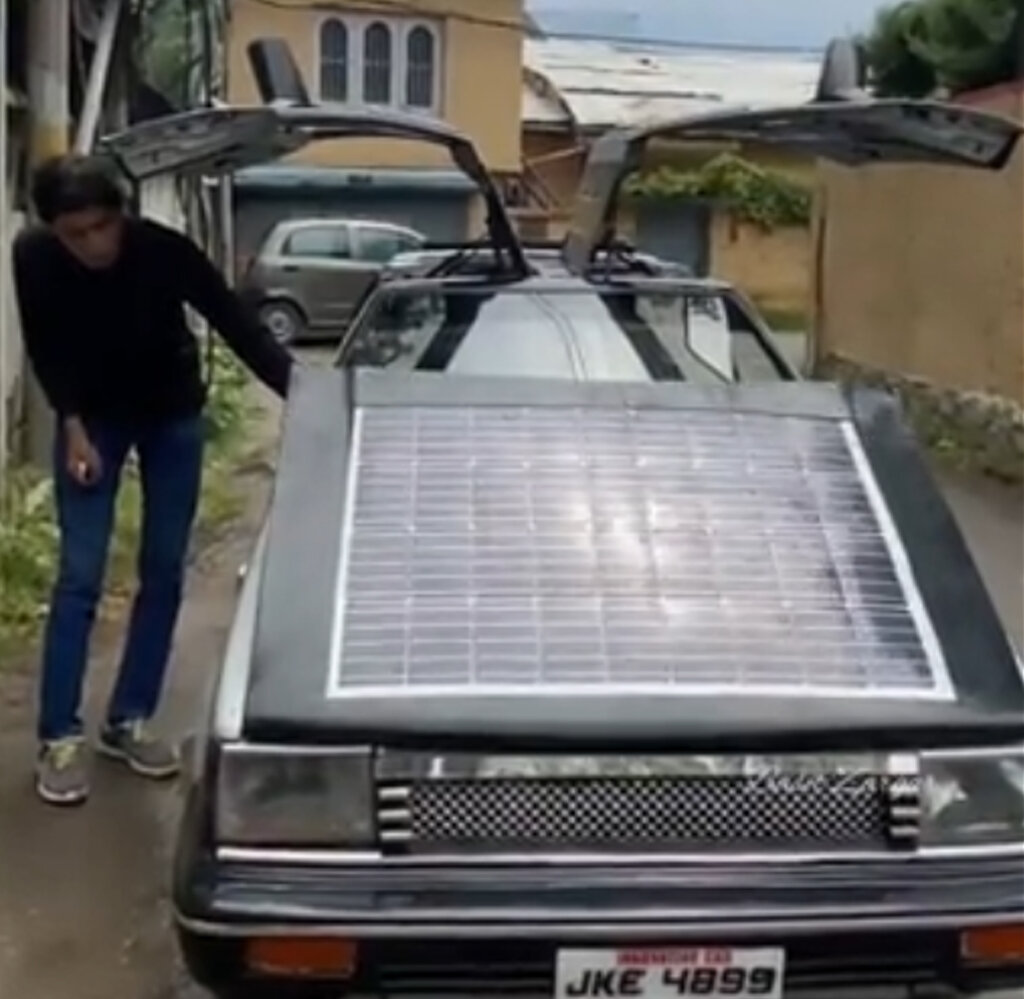 اتومبیل خورشیدی بال‌دار!
