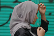 ببینید | جشن حجاب در بوسنی | بزرگداشت دانش‌آموزانی که حجاب را انتخاب کردند | اشک شوق والدین