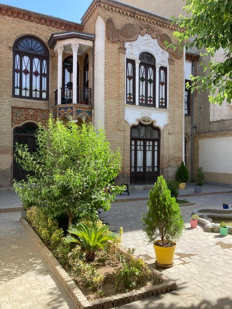عمارت خاتون نیکوکار قجری در قلب پایتخت | جشنها و مراسم اختصاصی زنان اشراف اینجا برپا میشد