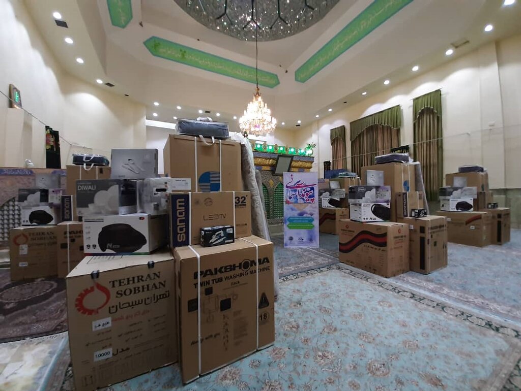 تصاویر جشن عروسی ۷ زوج جوان در یک امامزاده