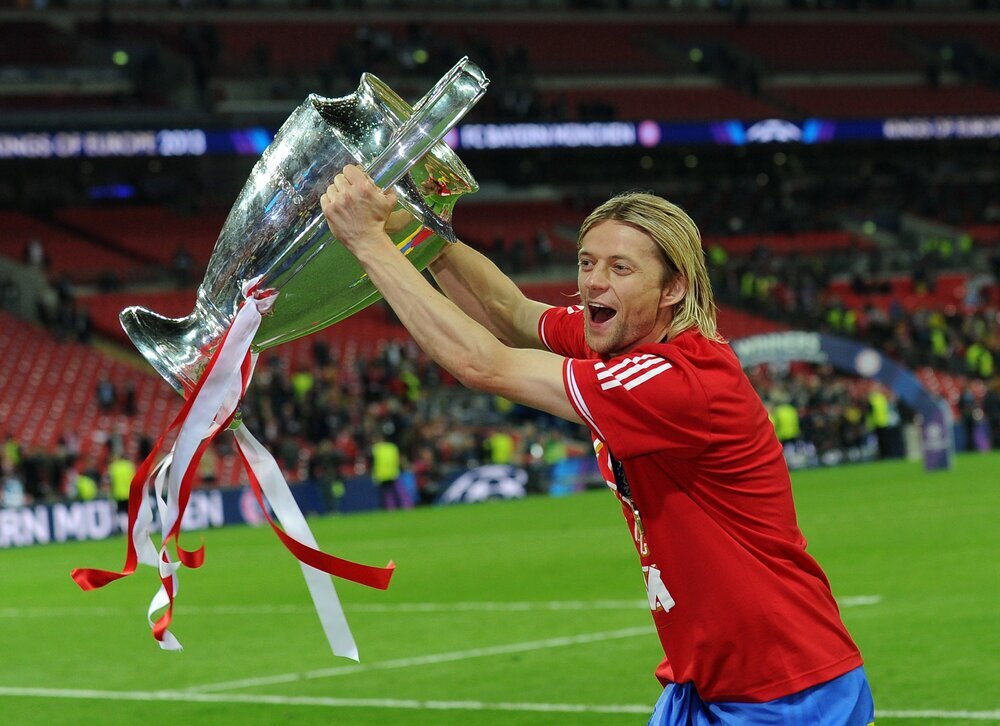 عکس | تصمیم جنجالی فوتبالیست سرشناس | تبدیل اسطوره به خائن ملی!