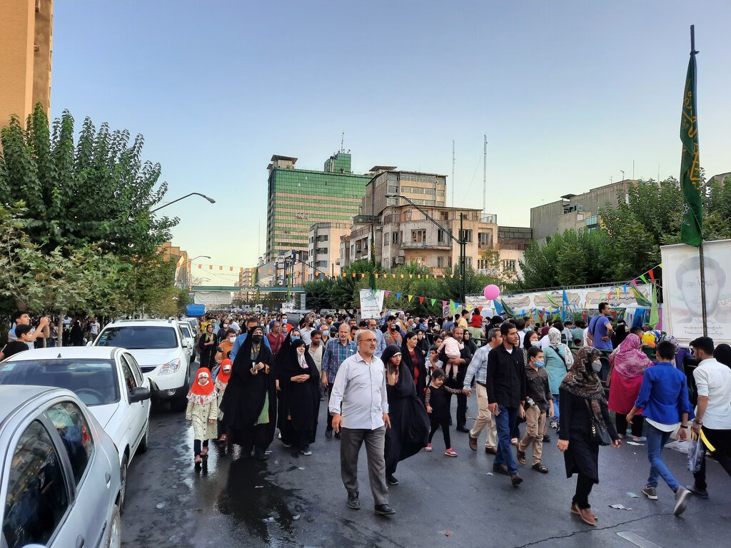 تصاویر | مهمانی ۱۰ کیلومتری تهرانی‌ها در روز غدیر در حال برگزاری است