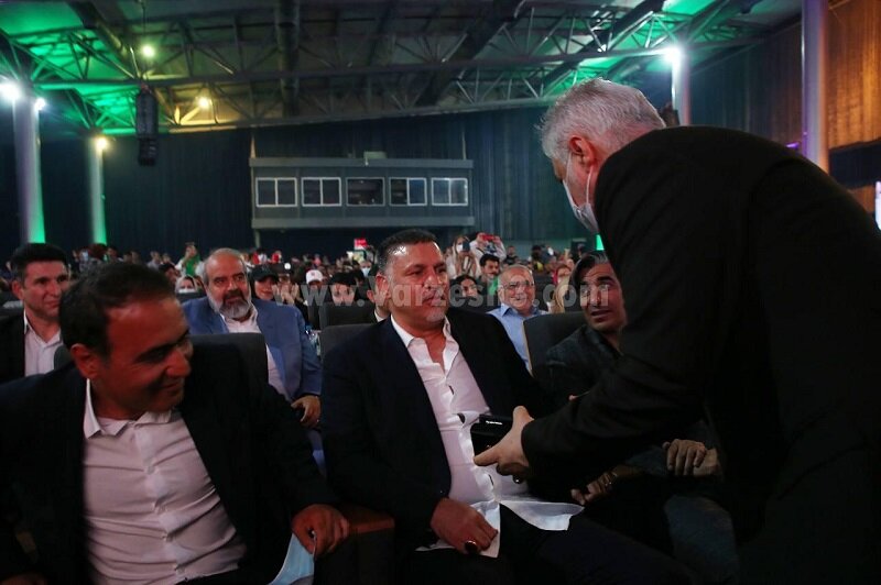 تصاویر| تشویق ایستاده وزیر ورزش و برخورد دور از انتظار علی دایی | جزئیات تمام اتفاقاتی که میان دایی و سجادی افتاد