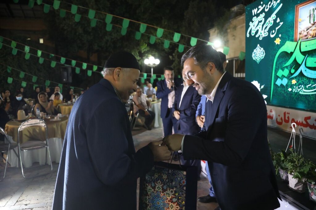 تجلیل از موسپیدهای قطعه هفدهم پازل شهر | کار در بسیاری از بخشهای شهرداری استرسزاست