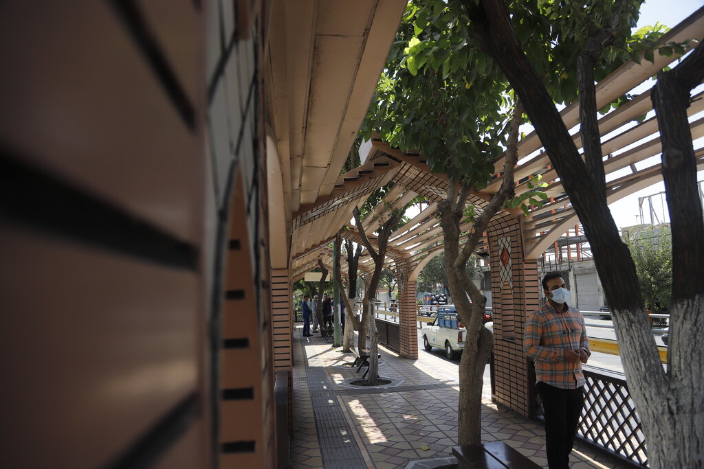 ببینید | تصاویر نخستین ایستگاه اتوبوس‌تندرو با معماری ایرانی‌ - اسلامی در تهران 