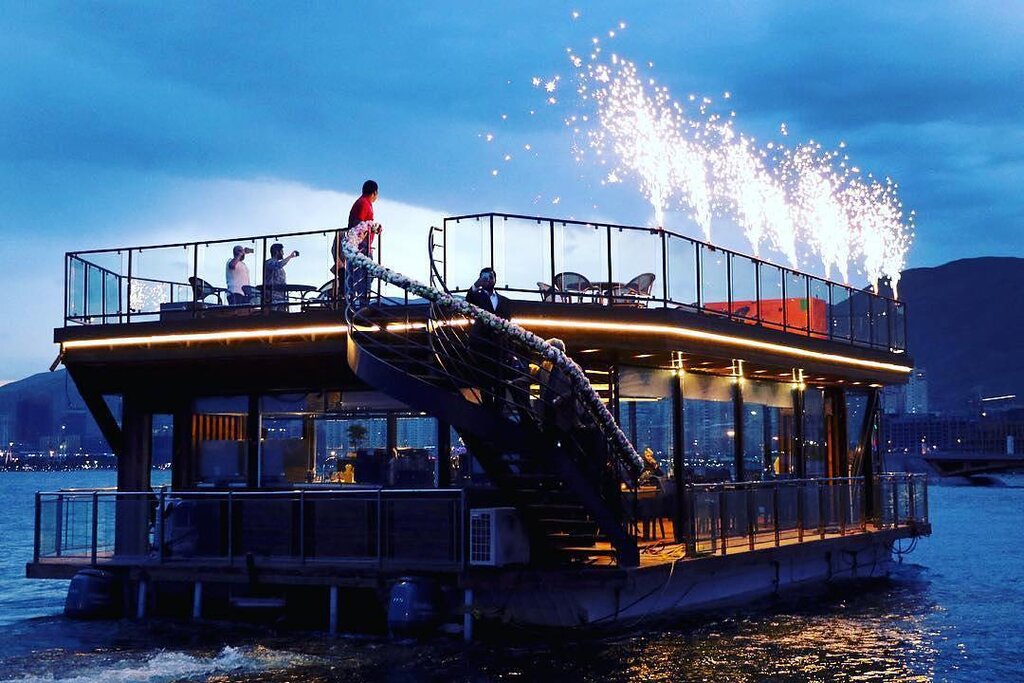 بحران خشکسالی به دریاچه چیتگر آسیب میزند؟ | توضیح درباره علت بوی بد برخی نقاط دریاچه | مراجعه ۲۵ هزار نفر در روز به مجموعه