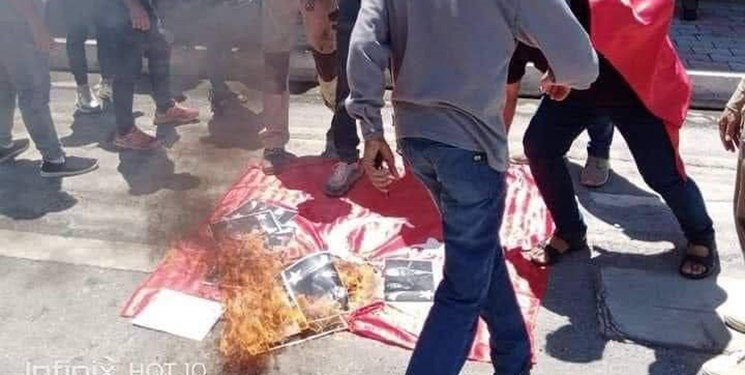 حمله ترکیه به عراق- خشم عراقی ها - آتش زدن پرچم