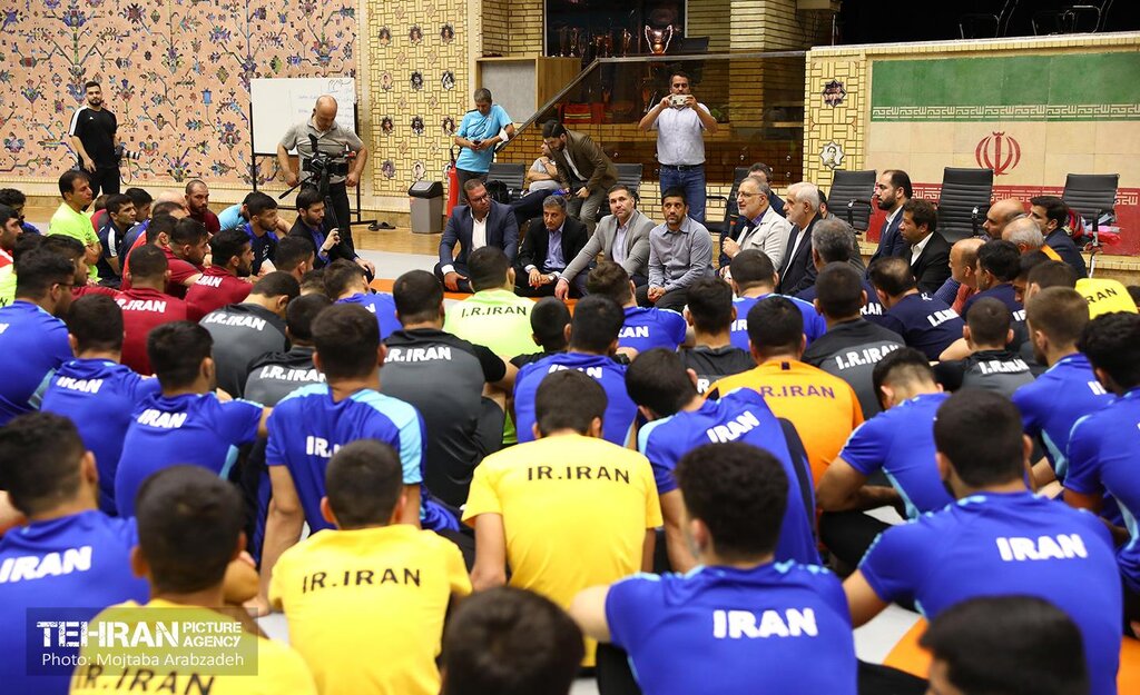 بازدید شهردار تهران از اردوی تیم ملی کشتی | زاکانی: ردیف بودجه برای کشتی اختصاص دادیم
