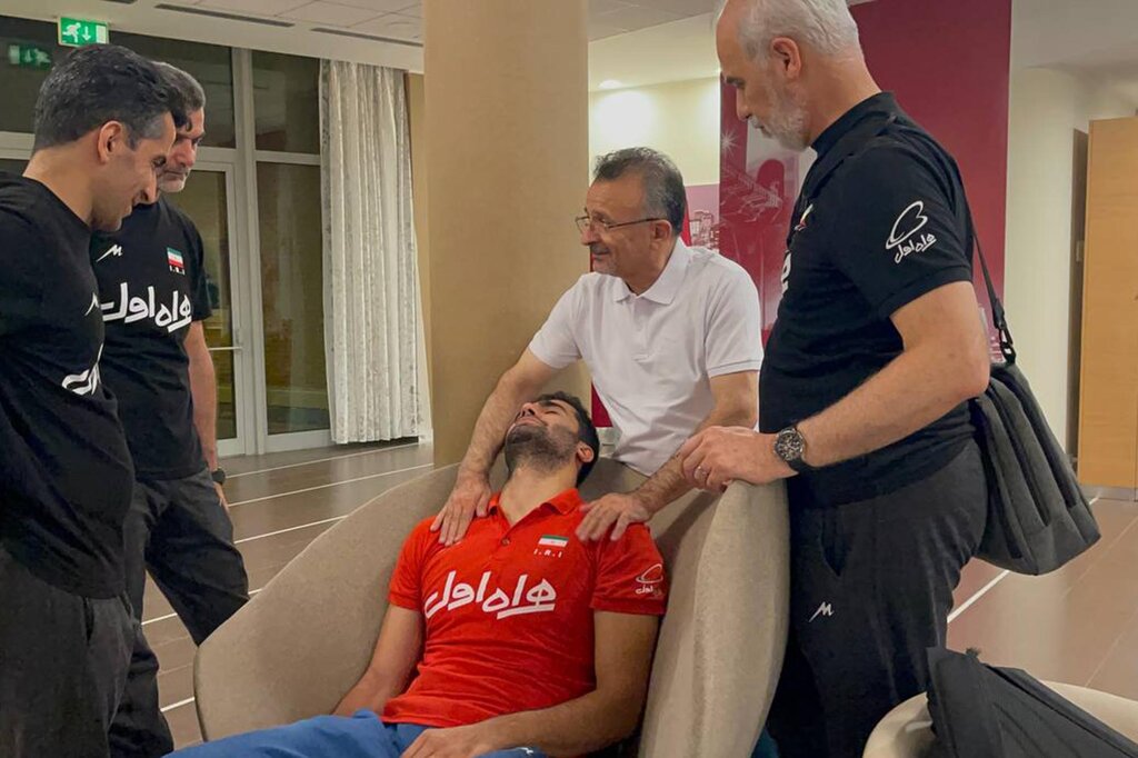عکس | ملی پوش والیبال ایران بعد از شکست تلخ از حال رفت | رتبه ایران در لیگ ملت ها مشخص شد