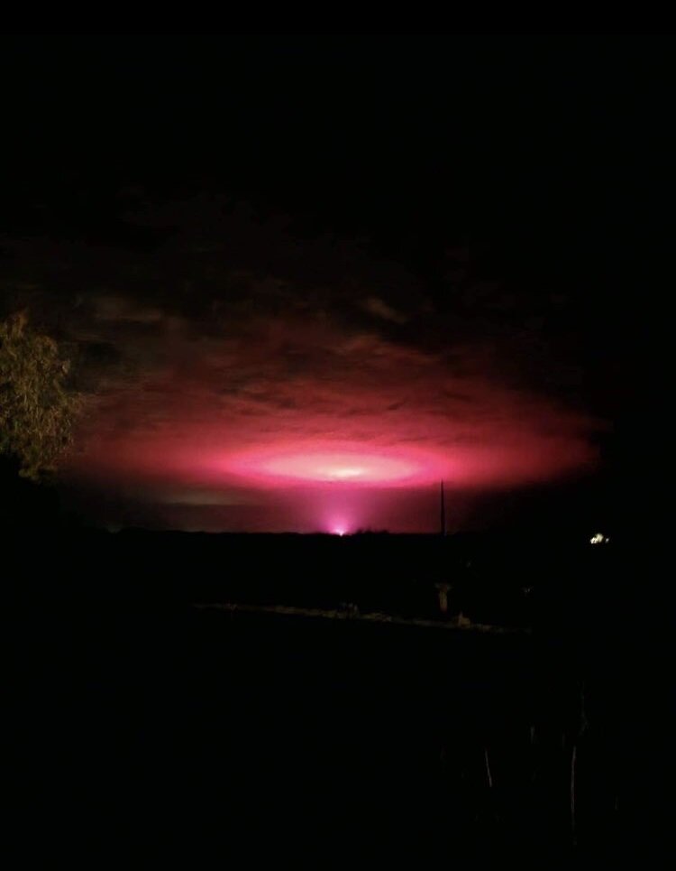 راز آسمان صورتی در استرالیا فاش شد | نگرانی مردم محلی و یک توضیح ساده علمی