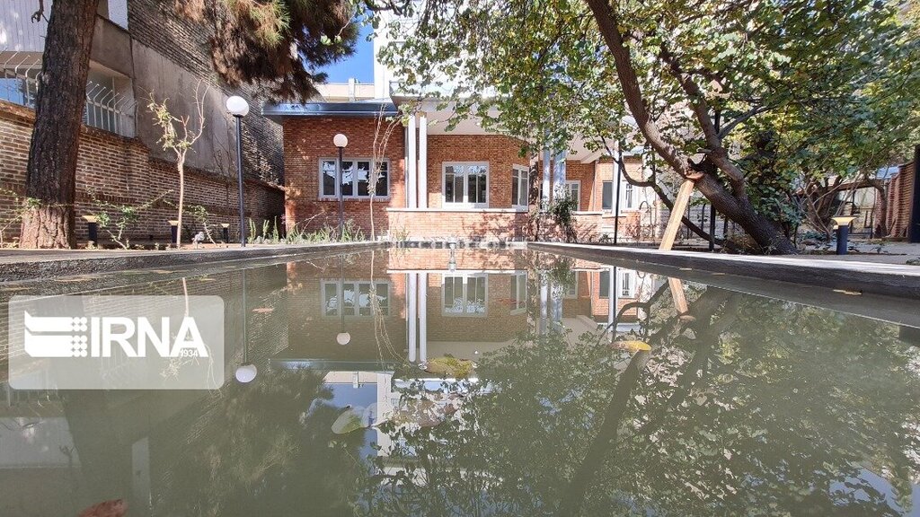 تصاویر | نگینی در دل برجهای سر به فلک کشیده تهران| با موزه شعر نوین ایران آشنا شوید