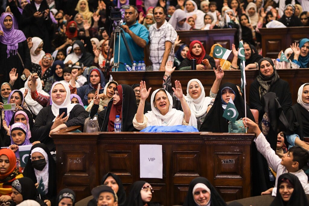 ببینید | « سلام فرمانده » در لاهور ؛ از یاد حاج قاسم تا اشکهای کودک پاکستانی