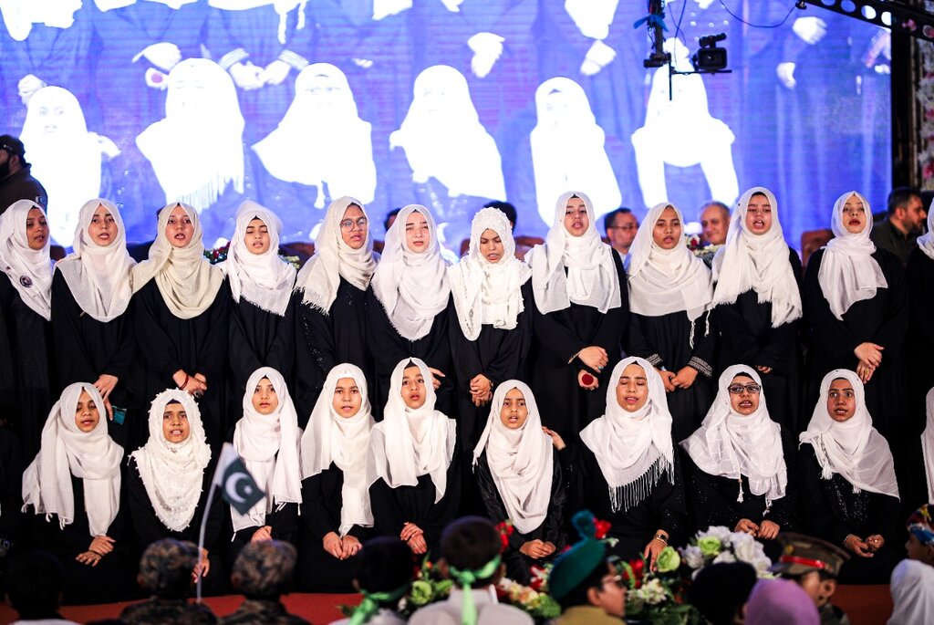 ببینید | « سلام فرمانده » در لاهور ؛ از یاد حاج قاسم تا اشکهای کودک پاکستانی