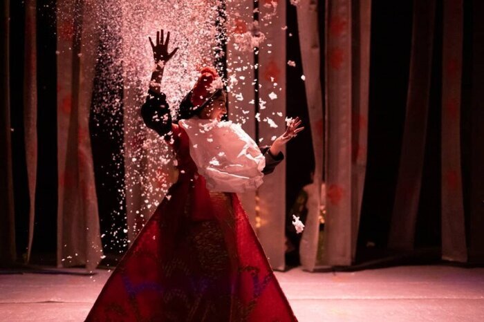 همه نمایشهای روی صحنه در تهران | از دیو و دلبر تا جنون محض