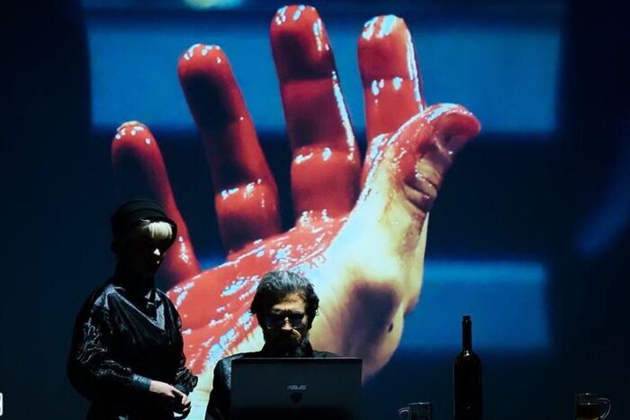 همه نمایشهای روی صحنه در تهران | از دیو و دلبر تا جنون محض