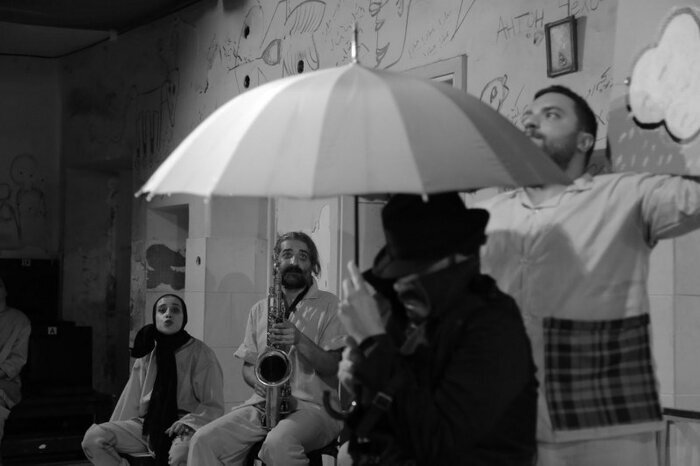 همه نمایشهای روی صحنه در تهران | از دیو و دلبر تا جنون محض