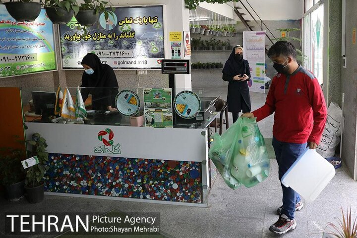 جمع آوری پسماندخشک از درب خانهها با سامانه ۱۳۷ | زبالههای پرخطر و بُرنده را کجا بریزیم؟ | خودروهای ملودی تا طرحهای تشویقی برای تفکیک زباله از مبداء